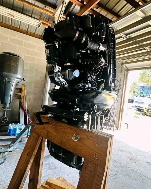 Mercury Outboard Engine (300HP Verado V8 4.6L)