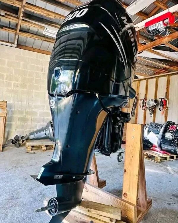 Mercury Outboard Engine (300HP Verado V8 4.6L)