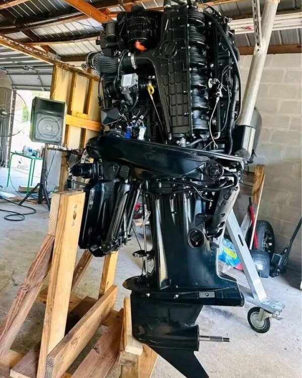 Mercury Outboard Engine (300HP Verado V8 4.6L)