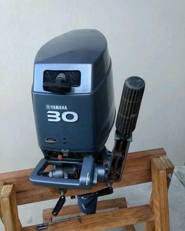 Yamaha tiller steer 2 stroke outboard ready for shallow water use