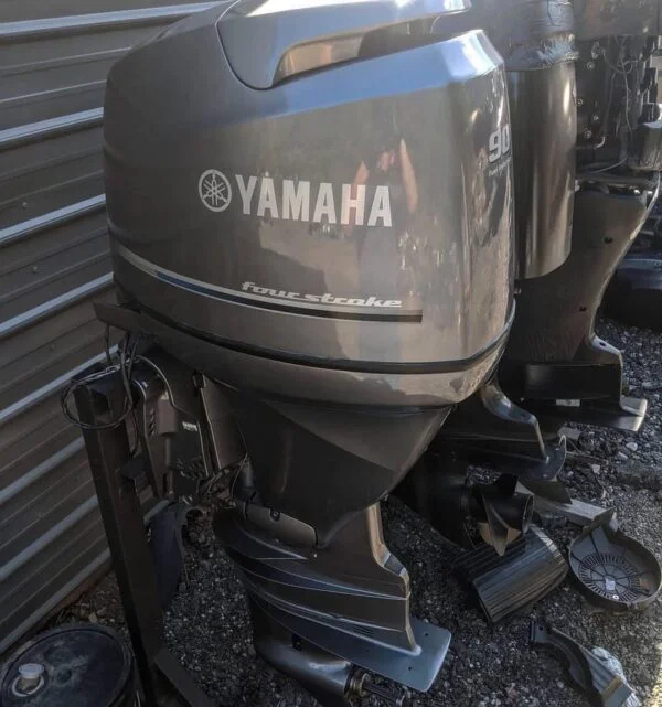 2010 Yamaha 90HP 4 Stroke outboard motor with 20-inch shaft